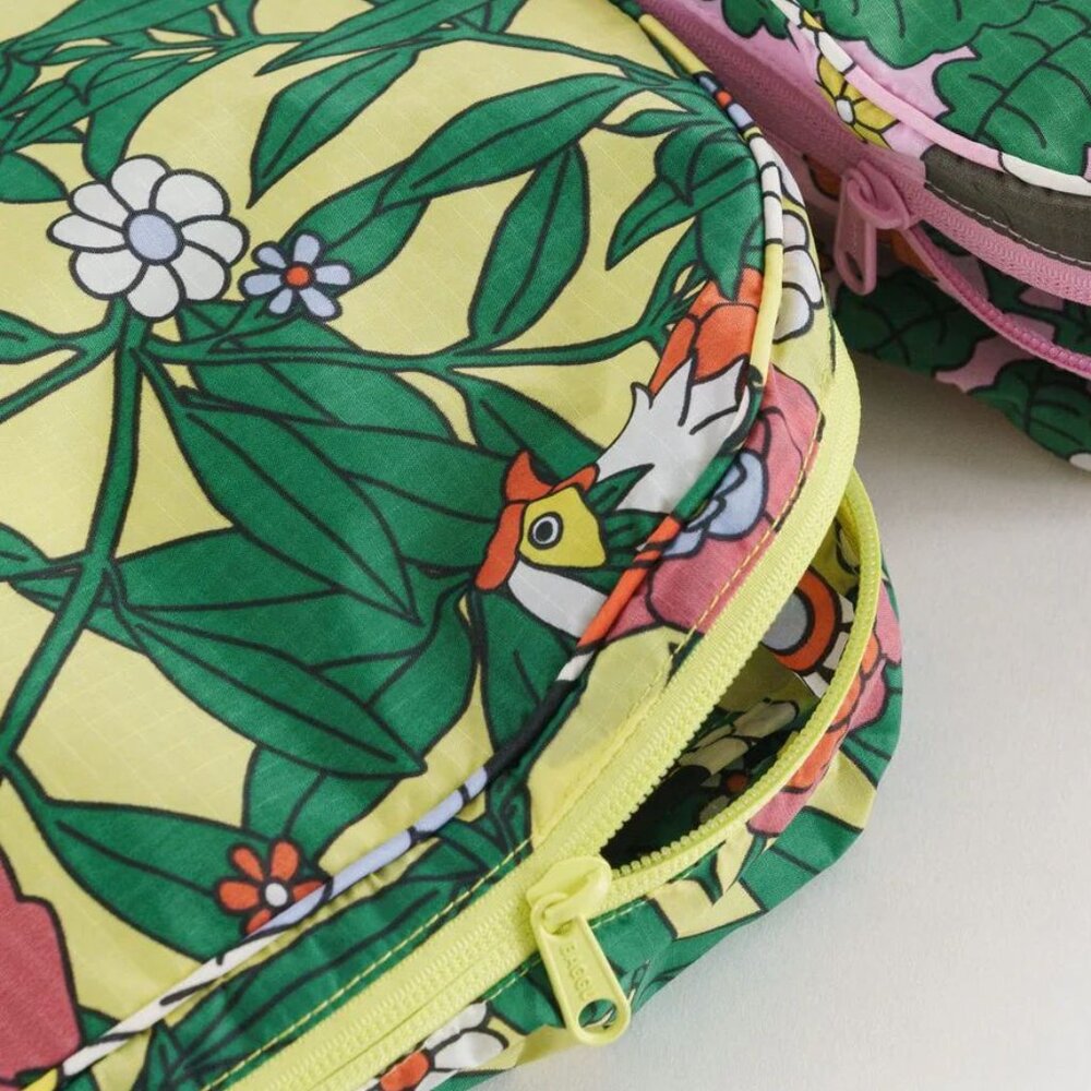 NWOT Baggu Packing Cube Medium - Rose Hen (Garden Pets) - Picture 5 of 5